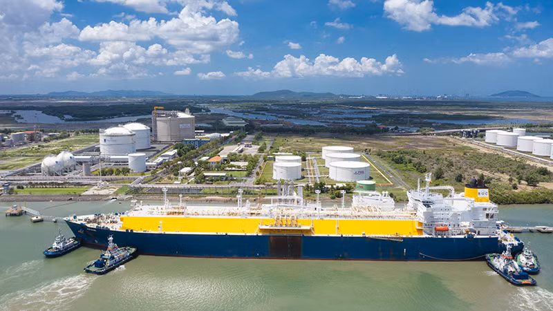 PV GAS là doanh nghiệp đầu tiên và duy nhất đủ điều kiện xuất nhập khẩu LNG, đồng thời sở hữu hệ thống hạ tầng kho cảng LNG hoàn chỉnh tại Việt Nam PV GAS là doanh nghiệp đầu tiên và duy nhất đủ điều kiện xuất nhập khẩu LNG, đồng thời sở hữu hệ thống hạ tầng kho cảng LNG hoàn chỉnh tại Việt Nam