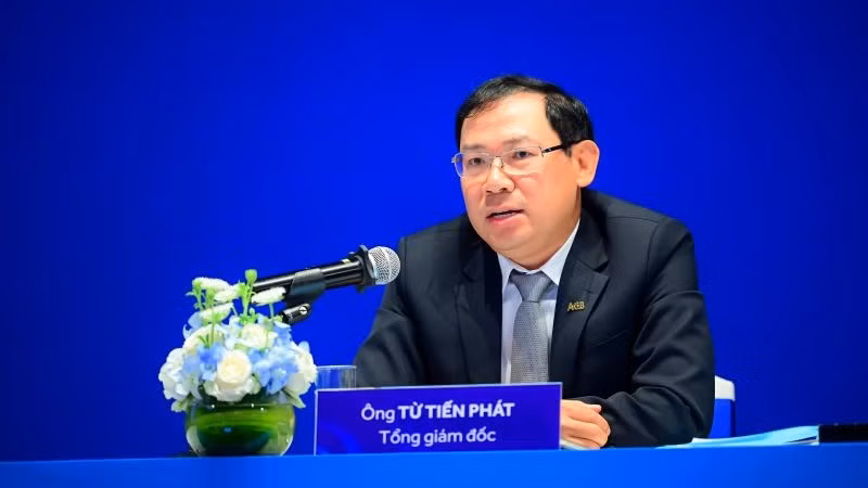 Tổng giám đốc ACB Từ Tiến Phát. Tổng giám đốc ACB Từ Tiến Phát.