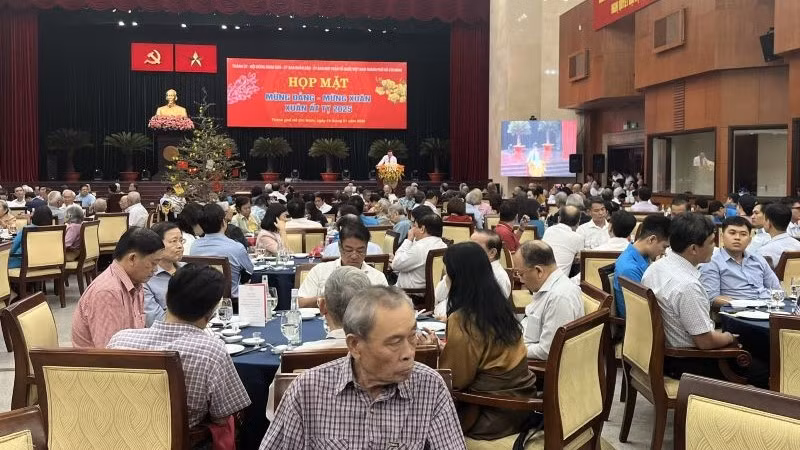 Quang cảnh Họp mặt "Mừng Đảng, mừng Xuân Ất Tỵ 2025". Quang cảnh Họp mặt "Mừng Đảng, mừng Xuân Ất Tỵ 2025".