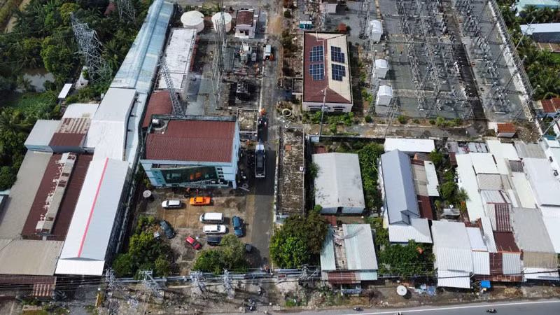 Hiện trường vụ cháy một phần Trạm biến áp 220kv tại thị xã Cai Lậy (Tiền Giang).