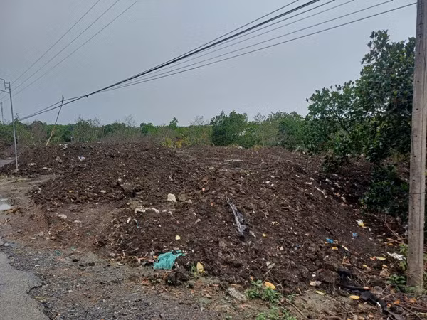 Một điểm san lấp mặt bằng tại huyện Tân Phước (Tiền Giang). Một điểm san lấp mặt bằng tại huyện Tân Phước (Tiền Giang).