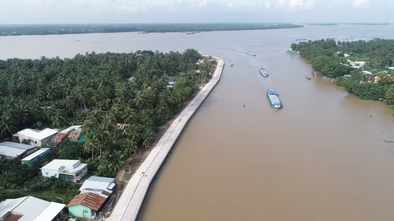 Một đoạn kè ở xã Xuân Đông, huyện Chợ Gạo (Tiền Giang) đã phát huy hiệu quả.
