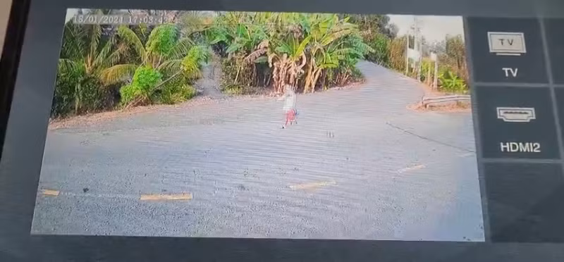 Camera quay lại ảnh phạm nhân Vương Trọng Hưng bỏ trốn. Camera quay lại ảnh phạm nhân Vương Trọng Hưng bỏ trốn.
