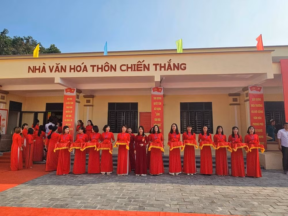 Khánh thành Nhà văn hóa thôn 200 chỗ ngồi.