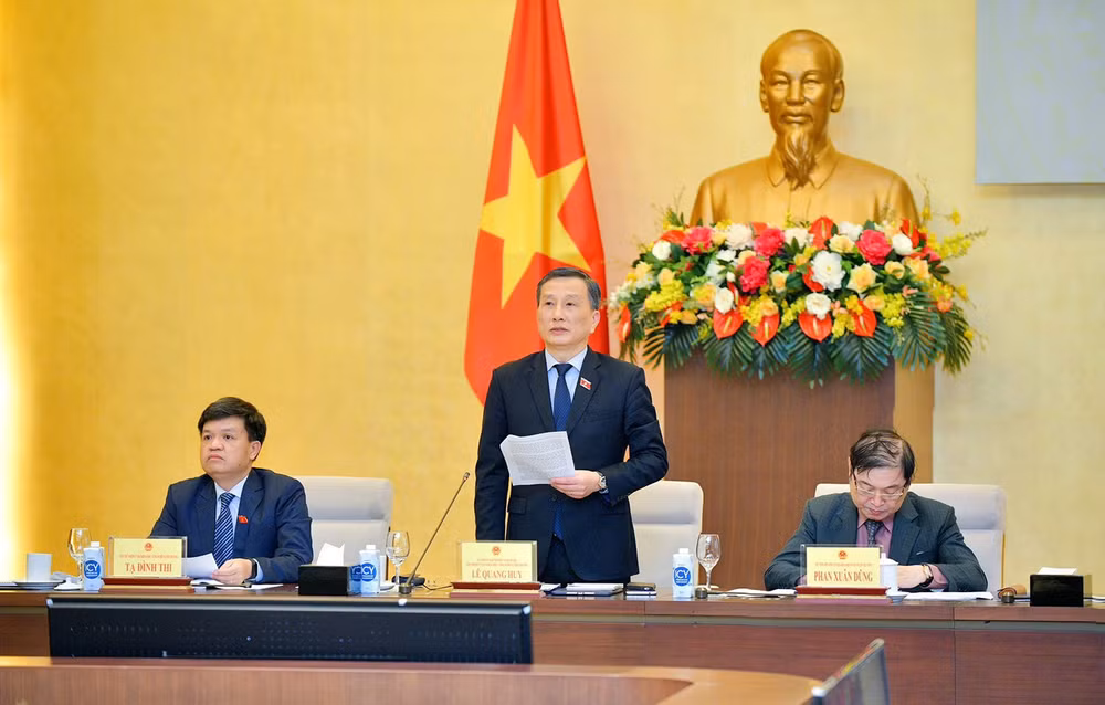 Ủy viên Ban chấp hành Trung ương Đảng, Chủ nhiệm Ủy ban Khoa học, Công nghệ và Môi trường của Quốc hội Lê Quang Huy, phát biểu tại Hội thảo.
