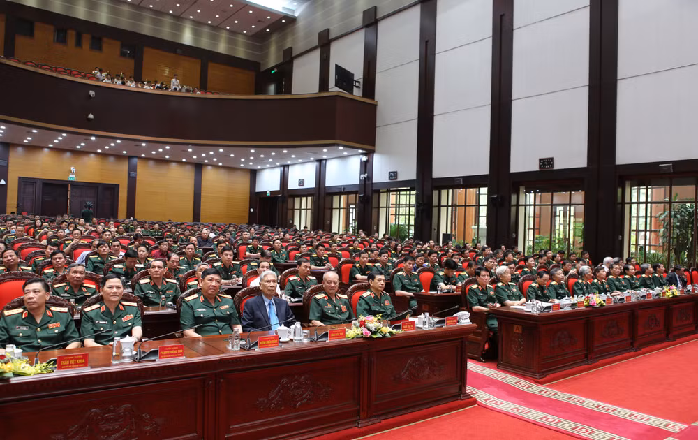Các đại biểu tham dự tại buổi lễ. Các đại biểu tham dự tại buổi lễ.