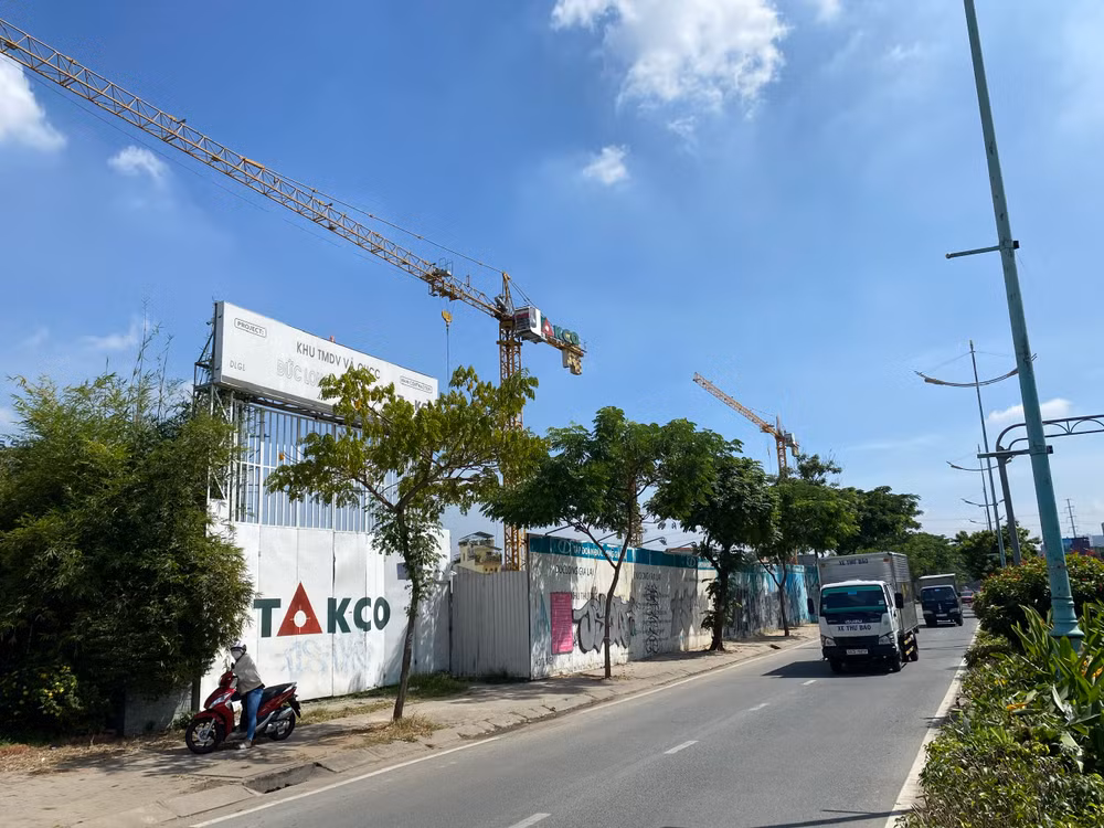 Một dự án có phần đất công xen cài phải dừng triển khai tại quận 7.