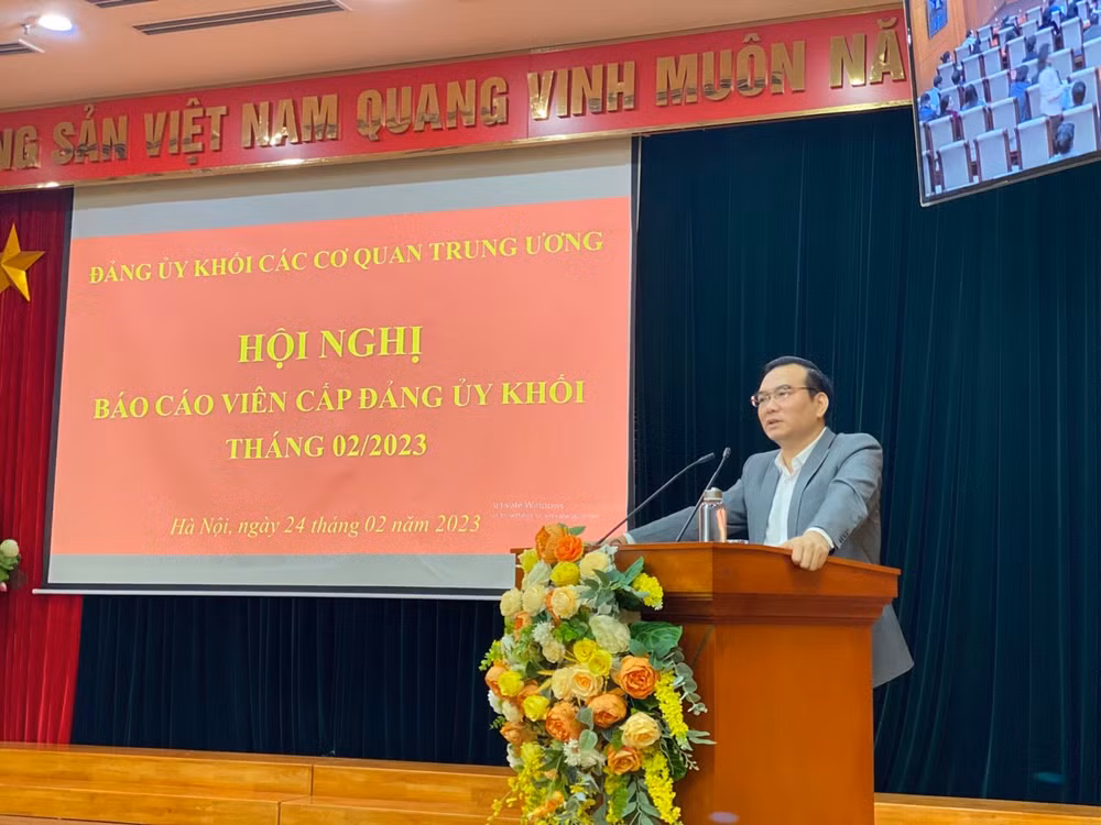 Đồng chí Nguyễn Minh Chung định hướng công tác tuyên truyền thời gian tới.