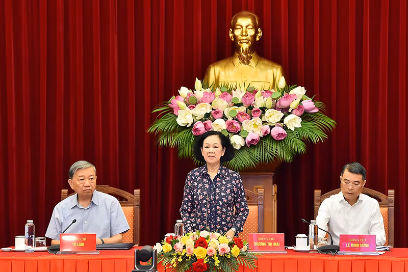 Đồng chí Trương Thị Mai, Ủy viên Bộ Chính trị, Thường trực Ban Bí thư, Trưởng Ban Tổ chức Trung ương phát biểu tại Hội nghị.