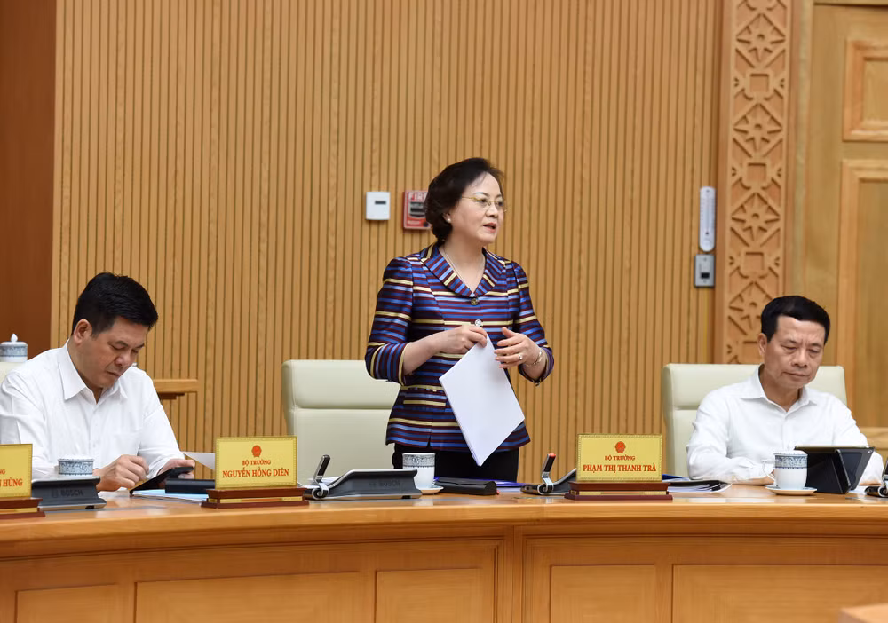 Bộ trưởng Nội vụ Phạm thị Thanh Trà phát biểu. Bộ trưởng Nội vụ Phạm thị Thanh Trà phát biểu.