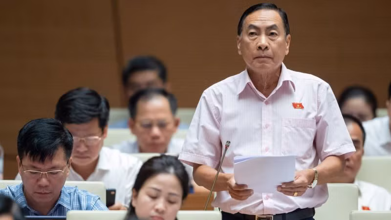 Đại biểu Phạm Văn Hòa phát biểu tại kỳ họp. Đại biểu Phạm Văn Hòa phát biểu tại kỳ họp.