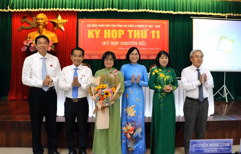 Đồng chí Trương Thị Hương Bình, Giám đốc Sở Tài chính được bầu Ủy viên Ủy ban nhân dân tỉnh Đồng Nai.