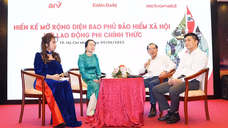 Các khách mời chia sẻ tại Tọa đàm tổ chức sáng 9/6.