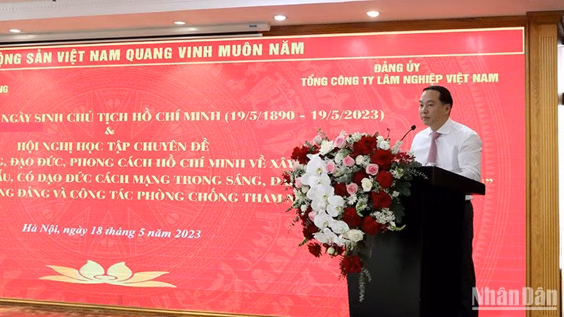 Đồng chí Hồ Xuân Trường, Phó Bí thư Đảng ủy Khối phát biểu tại Hội nghị.
