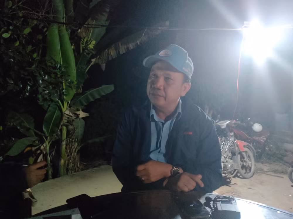 Giám đốc Sở Giao thông Vận tải tỉnh Đồng Tháp Lê Hoàng Bảo chia sẻ phương án giải cứu nạn nhân. Giám đốc Sở Giao thông Vận tải tỉnh Đồng Tháp Lê Hoàng Bảo chia sẻ phương án giải cứu nạn nhân.