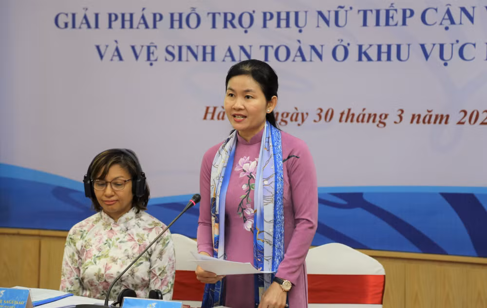 Phó Chủ tịch Hội Liên hiệp Phụ nữ Việt Nam Tôn Ngọc Hạnh phát biểu tại hội thảo.