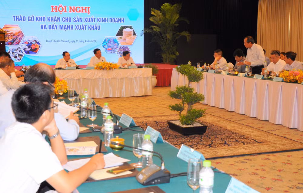 Đại diện một hiệp hội ngành hàng phát biểu tại hội nghị. (Ảnh: CTV) Đại diện một hiệp hội ngành hàng phát biểu tại hội nghị. (Ảnh: CTV)