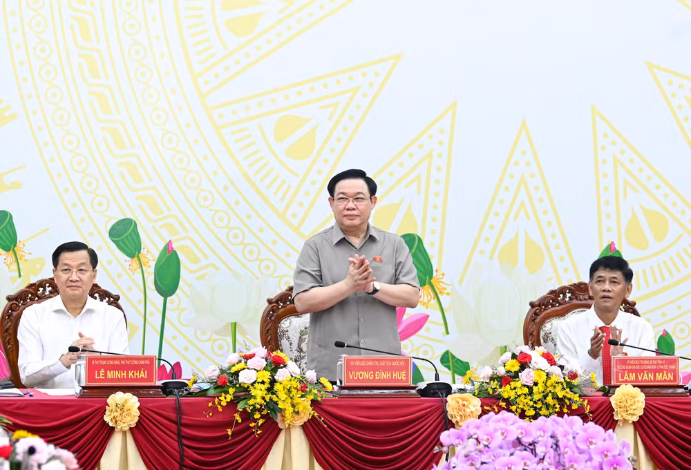Chủ tịch Quốc hội Vương Đình Huệ dự và chủ trì hội nghị công bố quy hoạch tỉnh Sóc Trăng.