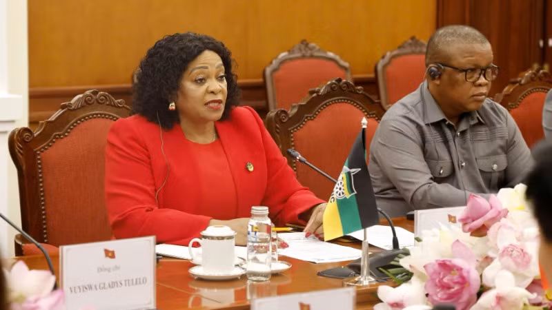 Phó Tổng Thư ký thứ nhất Đảng Đại hội dân tộc Phi (ANC) Nomvula Mokonyane phát biểu. (Ảnh: Cổng thông tin điện tử Chính phủ) Phó Tổng Thư ký thứ nhất Đảng Đại hội dân tộc Phi (ANC) Nomvula Mokonyane phát biểu. (Ảnh: Cổng thông tin điện tử Chính phủ)