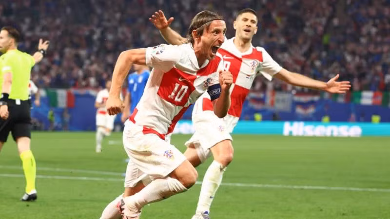 Modrić trở thành cầu thủ nhiều tuổi nhất từng ghi bàn ở EURO. (Ảnh: EURO 2024) Modrić trở thành cầu thủ nhiều tuổi nhất từng ghi bàn ở EURO. (Ảnh: EURO 2024)