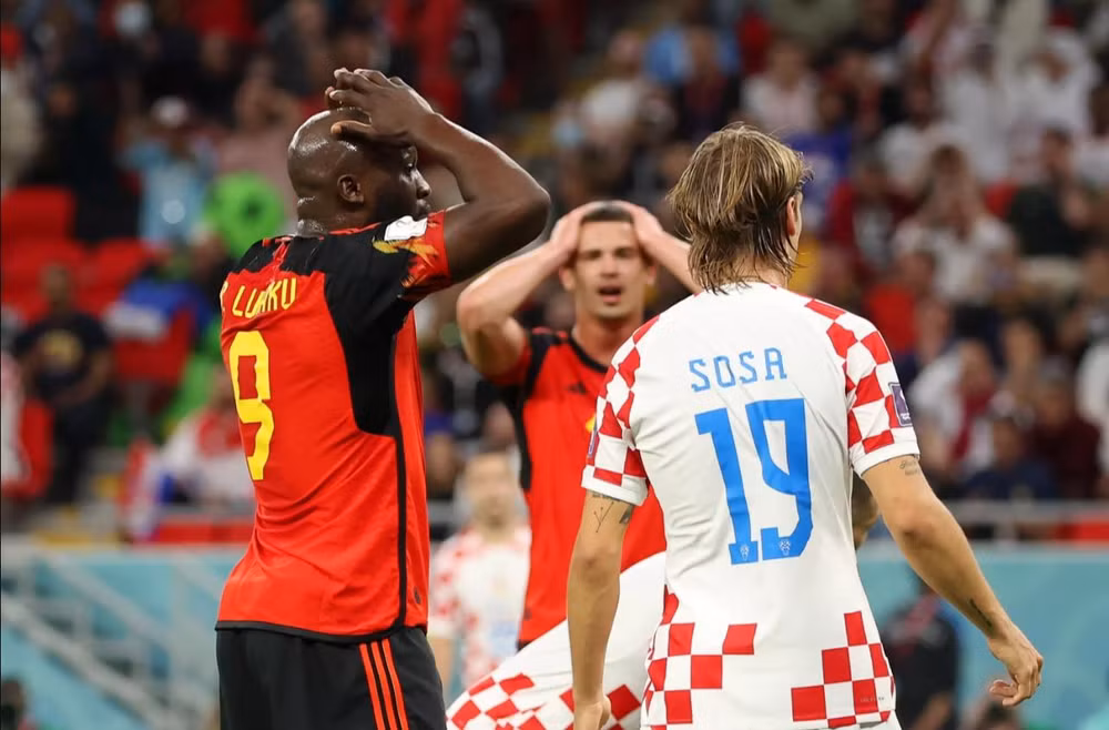 Lukaku tiếc nuối sau tình huống bị bỏ lỡ. (Ảnh: FIFA)