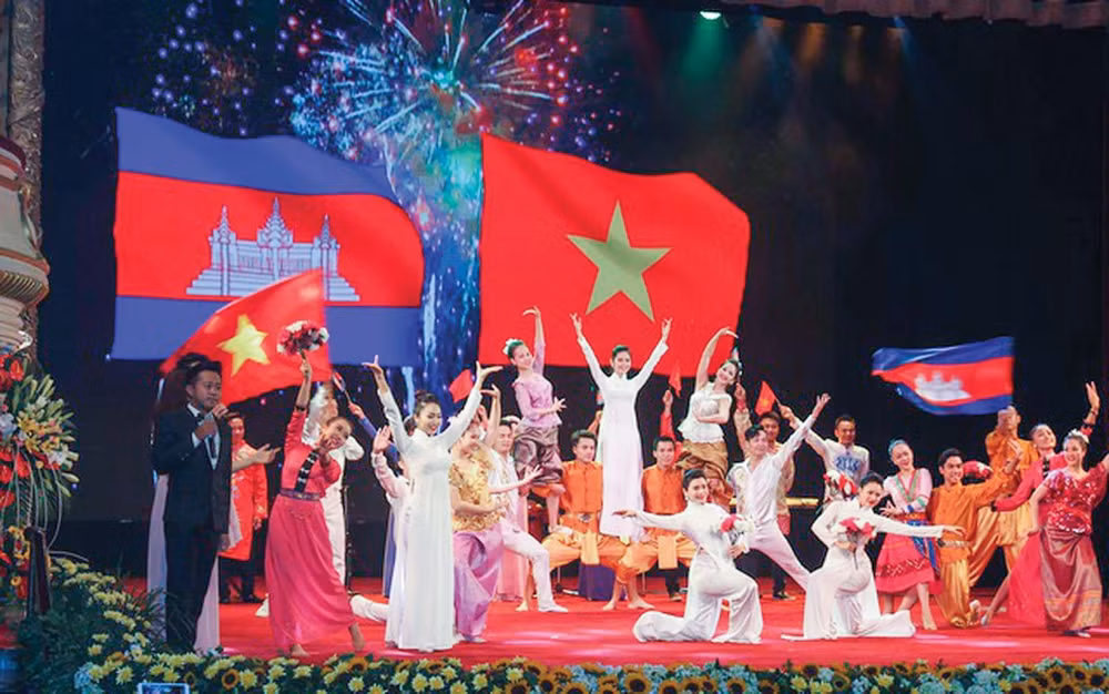 Giao lưu văn nghệ Việt Nam-Campuchia. (Nguồn: Chinhphu.vn)