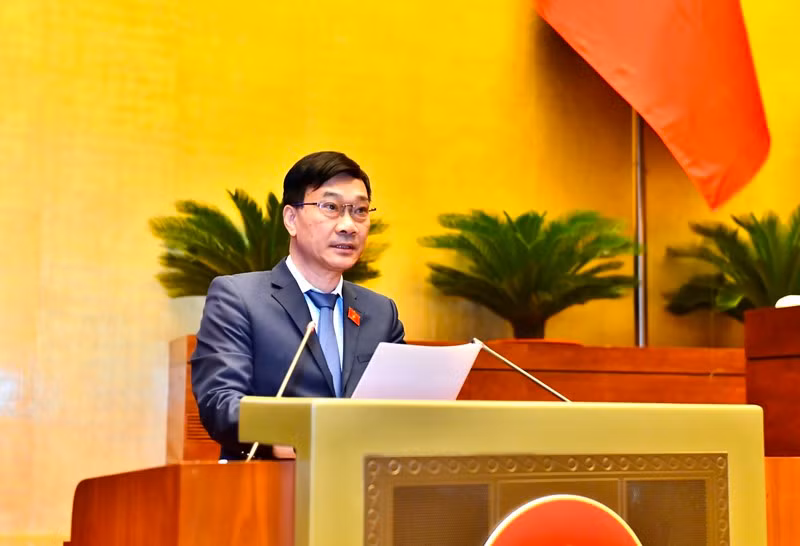 Chủ nhiệm Ủy ban Kinh tế Vũ Hồng Thanh trình bày báo cáo. (Ảnh: ĐĂNG KHOA) Chủ nhiệm Ủy ban Kinh tế Vũ Hồng Thanh trình bày báo cáo. (Ảnh: ĐĂNG KHOA)