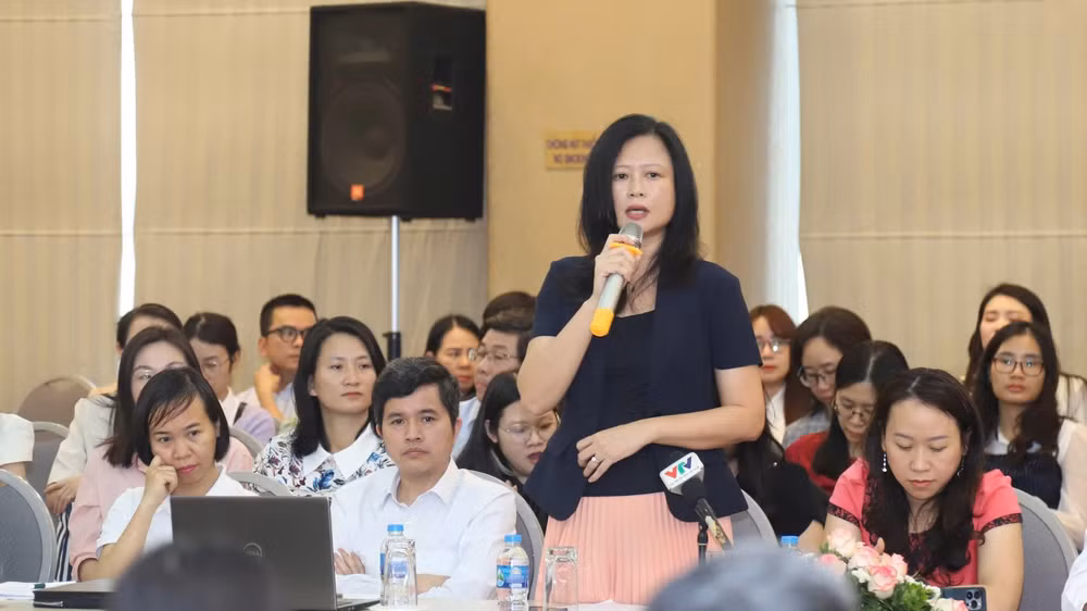 Bà Nguyễn Việt Hà, Phó Chủ tịch Hiệp hội Thương mại Hoa Kỳ tại Hà Nội. Bà Nguyễn Việt Hà, Phó Chủ tịch Hiệp hội Thương mại Hoa Kỳ tại Hà Nội.