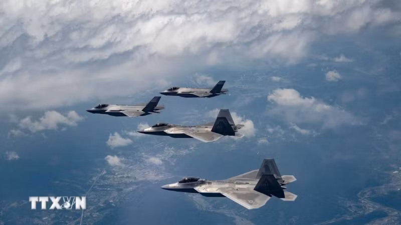 Các loại máy bay chiến đấu F-15K, F-16 và F-35 tham gia cuộc tập trận quy mô lớn ở Hàn Quốc, ngày 14/5/2024. (Ảnh: Yonhap/TTXVN)