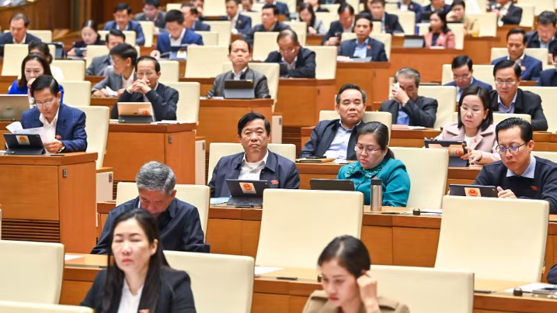 Quang cảnh phiên thảo luận của Quốc hội sáng 17/2. (Ảnh: DUY LINH) 