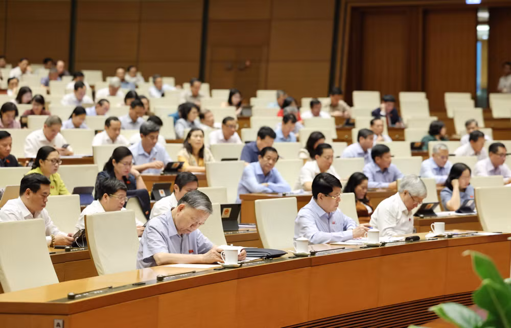 Lãnh đạo Đảng, Nhà nước cùng các đại biểu Quốc hội tham dự phiên họp. (Ảnh: DUY LINH) Lãnh đạo Đảng, Nhà nước cùng các đại biểu Quốc hội tham dự phiên họp. (Ảnh: DUY LINH)