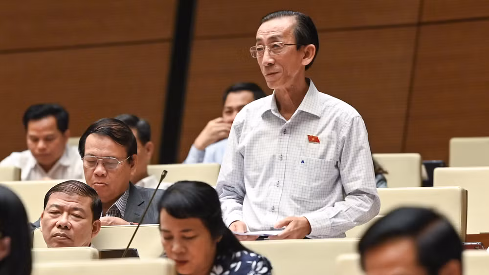 Đại biểu Trần Hoàng Ngân - Đoàn đại biểu Quốc hội Thành phố Hồ Chí Minh. (Ảnh: DUY LINH) Đại biểu Trần Hoàng Ngân - Đoàn đại biểu Quốc hội Thành phố Hồ Chí Minh. (Ảnh: DUY LINH)