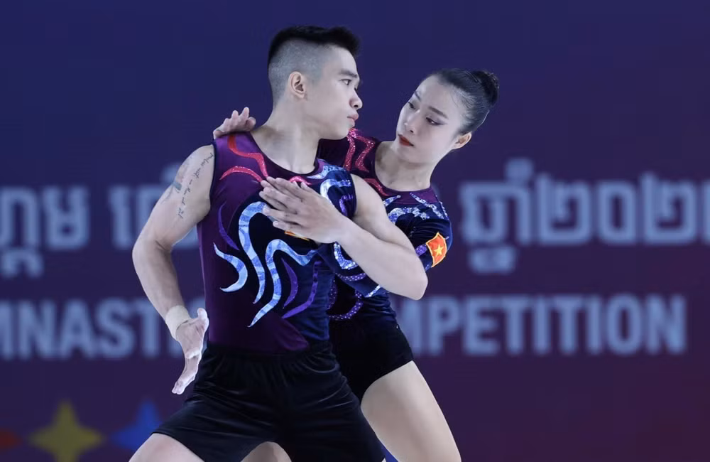 Trần Ngọc Thúy Vi và Lê Hoàng Phong “mở hàng” Huy chương Vàng cho đoàn Việt Nam hôm nay. (Ảnh: TTXVN) Trần Ngọc Thúy Vi và Lê Hoàng Phong “mở hàng” Huy chương Vàng cho đoàn Việt Nam hôm nay. (Ảnh: TTXVN)