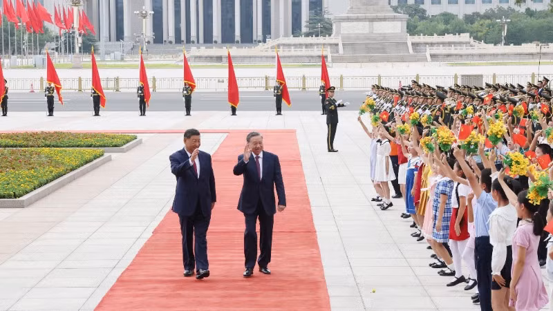 Tổng Bí thư, Chủ tịch Trung Quốc Tập Cận Bình và Phu nhân chủ trì lễ đón Tổng Bí thư Tô Lâm và Phu nhân thăm cấp Nhà nước tới Trung Quốc từ ngày 18 đến ngày 20/8/2024. (Ảnh: TTXVN) 