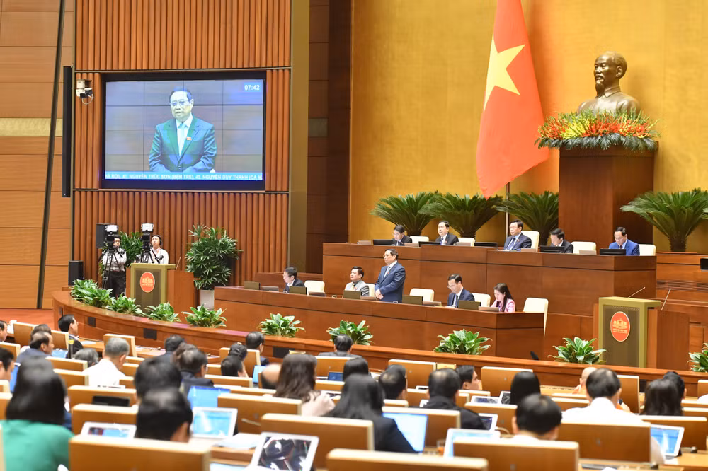 Thủ tướng Phạm Minh Chính trả lời chất vấn của đại biểu Quốc hội. (Ảnh: ĐĂNG KHOA)