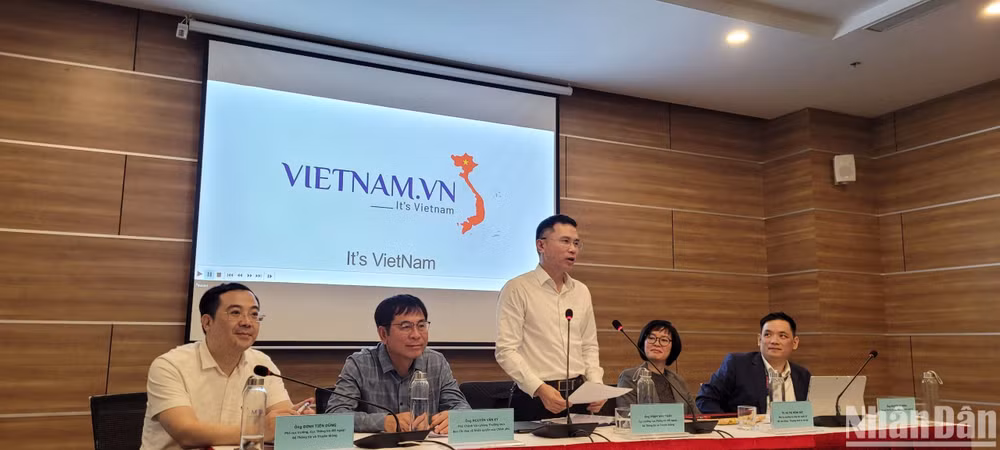 Ông Phạm Anh Tuấn, Cục trưởng Cục Thông tin đối ngoại, Bộ Thông tin và Truyền thông phát biểu tại lễ ra mắt nền tảng https://vietnam.vn. (Ảnh: HẢI ĐĂNG)