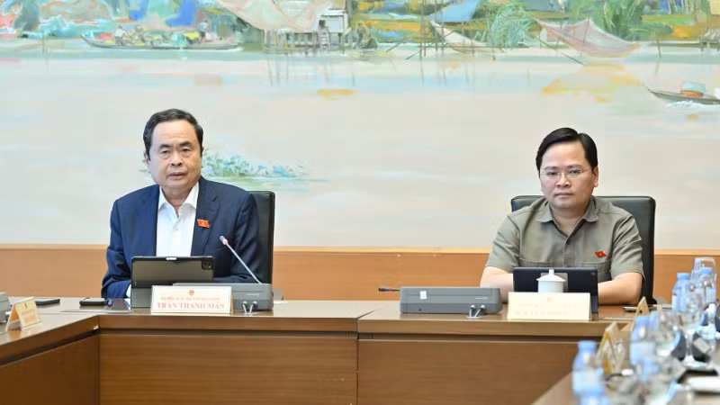 Chủ tịch Quốc hội Trần Thanh Mẫn tham gia phiên thảo luận tổ. (Ảnh: THỦY NGUYÊN) Chủ tịch Quốc hội Trần Thanh Mẫn tham gia phiên thảo luận tổ. (Ảnh: THỦY NGUYÊN)