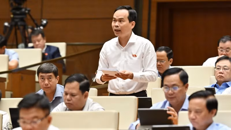 Đại biểu Nguyễn Duy Minh (Đà Nẵng) phát biểu. (Ảnh: THỦY NGUYÊN) Đại biểu Nguyễn Duy Minh (Đà Nẵng) phát biểu. (Ảnh: THỦY NGUYÊN)