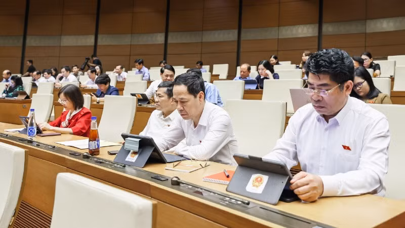 Các đại biểu Quốc hội làm việc tại hội trường. (Ảnh: DUY LINH) Các đại biểu Quốc hội làm việc tại hội trường. (Ảnh: DUY LINH)