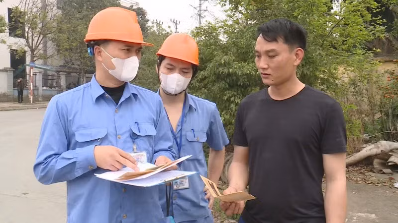 Cơ sở đăng kiểm đánh giá điều kiện địa điểm doanh nghiệp, chủ phương tiện đề nghị tiến hành kiểm định.