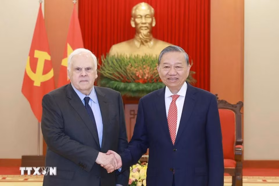 Tổng Bí thư Tô Lâm tiếp ông Frederick W.Smith, Nhà sáng lập kiêm Chủ tịch điều hành Tập đoàn FedEx. (Ảnh: TTXVN)