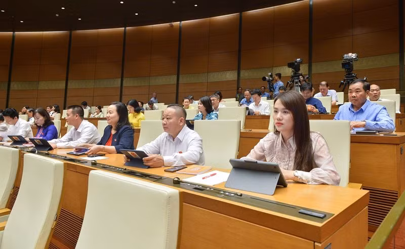 Các đại biểu tham dự phiên họp của Quốc hội chiều 1/6. (Ảnh: THỦY NGUYÊN) Các đại biểu tham dự phiên họp của Quốc hội chiều 1/6. (Ảnh: THỦY NGUYÊN)