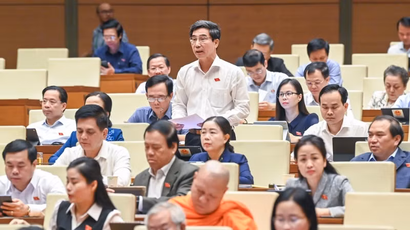 Đại biểu Trần Chí Cường (Đà Nẵng) phát biểu ý kiến tại phiên thảo luận. (Ảnh: DUY LINH)