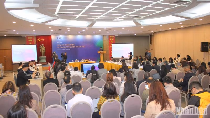 Quang cảnh hội thảo. (Ảnh: TRUNG HƯNG) 