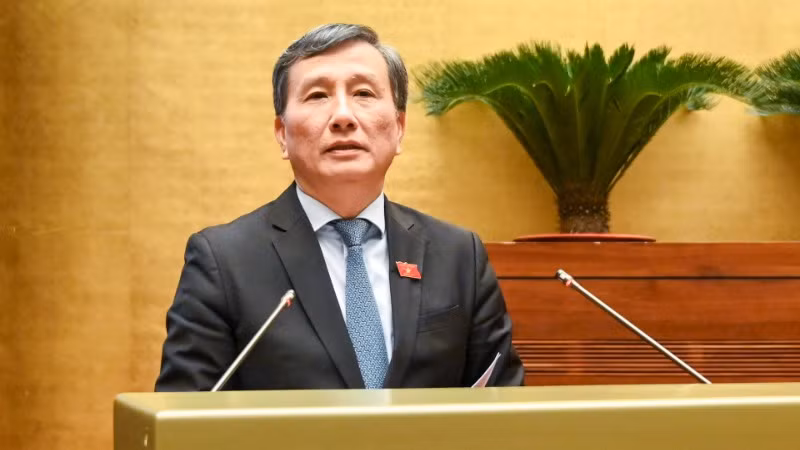 Chủ nhiệm Ủy ban Khoa học, Công nghệ và Môi trường của Quốc hội Lê Quang Huy trình bày báo cáo. (Ảnh: DUY LINH)