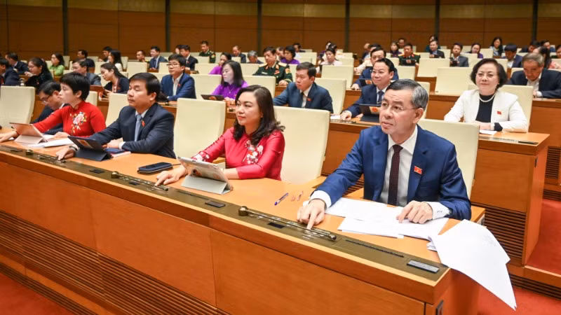 Quốc hội biểu quyết thông qua Luật Điện lực (sửa đổi). (Ảnh: DUY LINH)