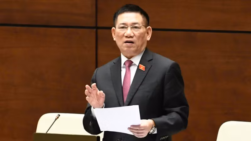 Phó Thủ tướng Chính phủ, Bộ trưởng Tài chính Hồ Đức Phớc giải trình, làm rõ một số vấn đề đại biểu Quốc hội nêu. (Ảnh: DUY LINH)
