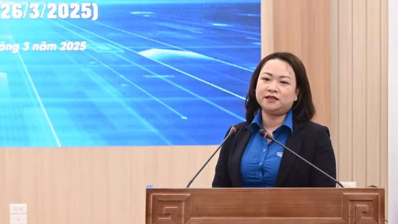 Đồng chí Trần Thị Ngọc Quỳnh phát biểu. (Ảnh: BÙI GIANG) Đồng chí Trần Thị Ngọc Quỳnh phát biểu. (Ảnh: BÙI GIANG)