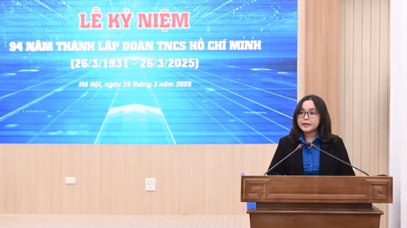 Đồng chí Lê Khánh Bình - Ủy viên Ban chấp hành Đảng bộ, Bí thư Đoàn Thanh niên Báo Nhân Dân. (Ảnh: BÙI GIANG) Đồng chí Lê Khánh Bình - Ủy viên Ban chấp hành Đảng bộ, Bí thư Đoàn Thanh niên Báo Nhân Dân. (Ảnh: BÙI GIANG)