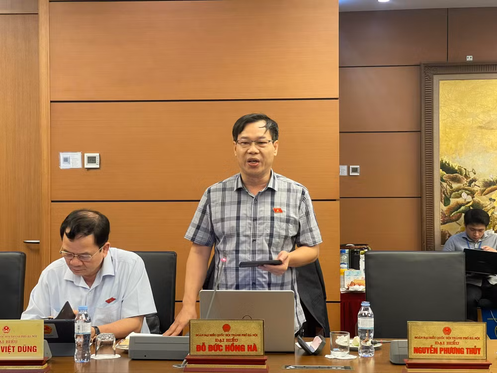 Đại biểu Đỗ Đức Hồng Hà - Đoàn Hà Nội phát biểu. (Ảnh: TRUNG HƯNG) Đại biểu Đỗ Đức Hồng Hà - Đoàn Hà Nội phát biểu. (Ảnh: TRUNG HƯNG)